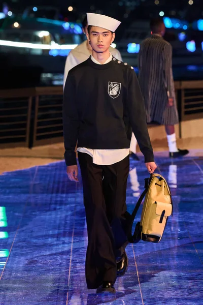 Look 12